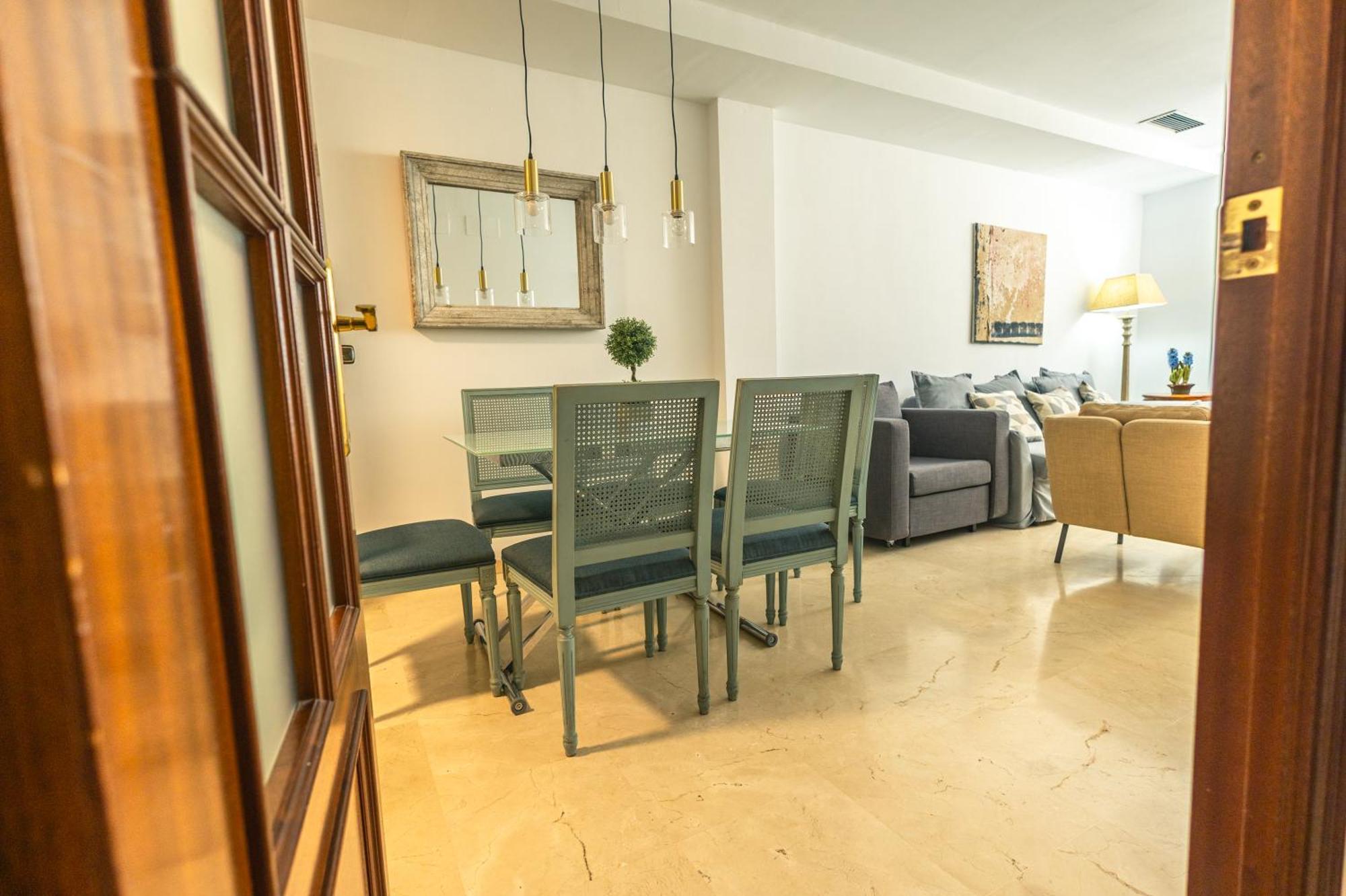 Grande Apartamento Familiar セビリア エクステリア 写真