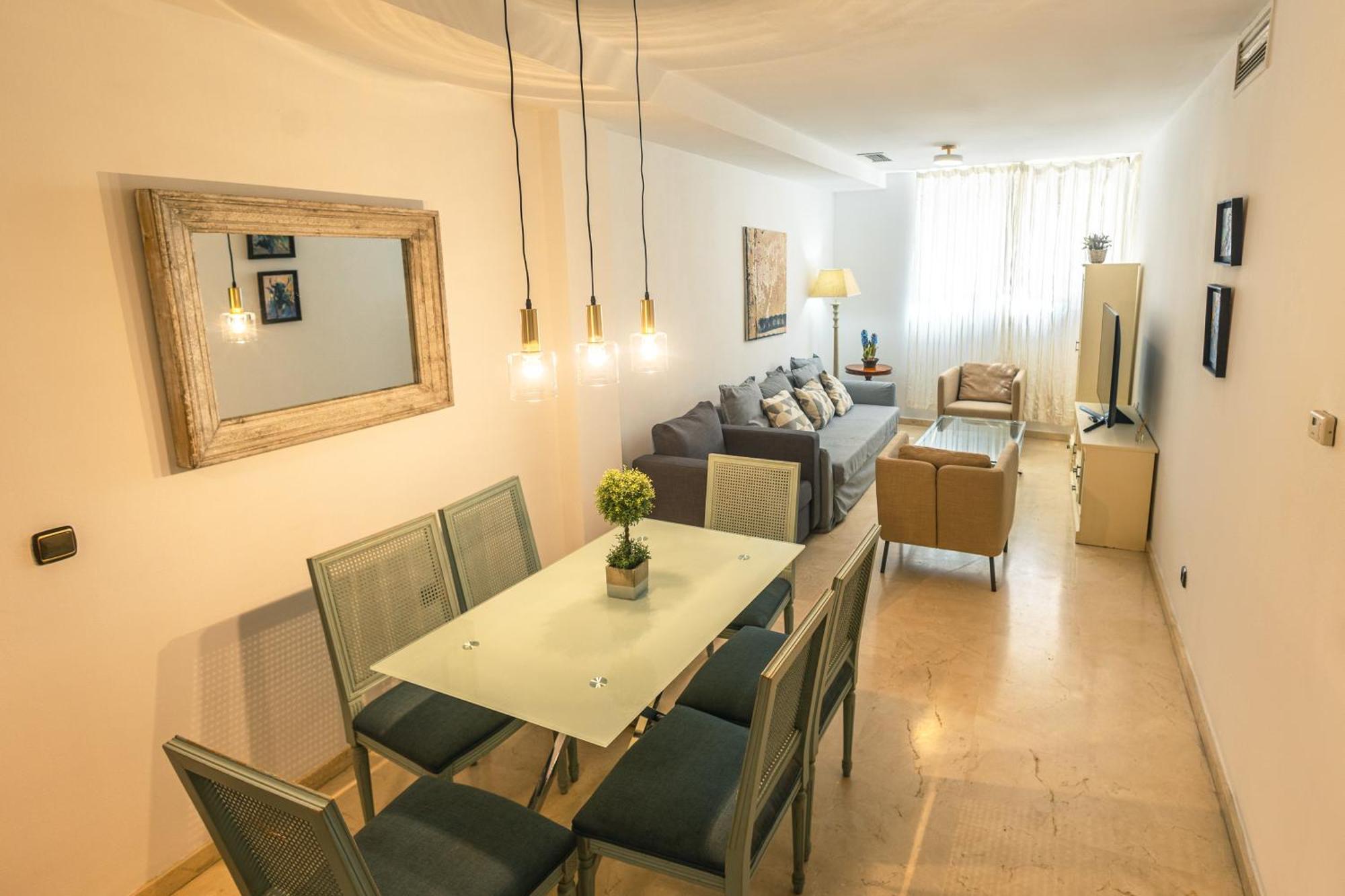 Grande Apartamento Familiar セビリア エクステリア 写真