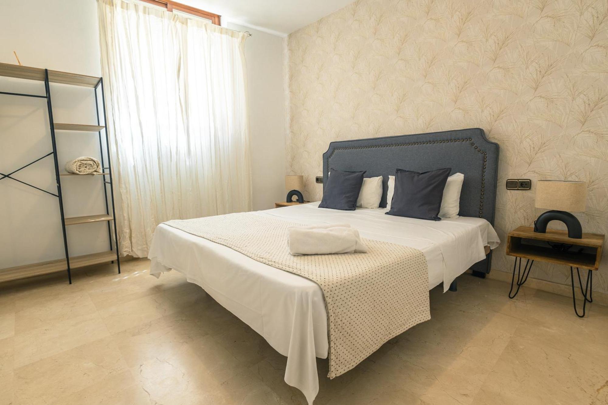 Grande Apartamento Familiar セビリア エクステリア 写真