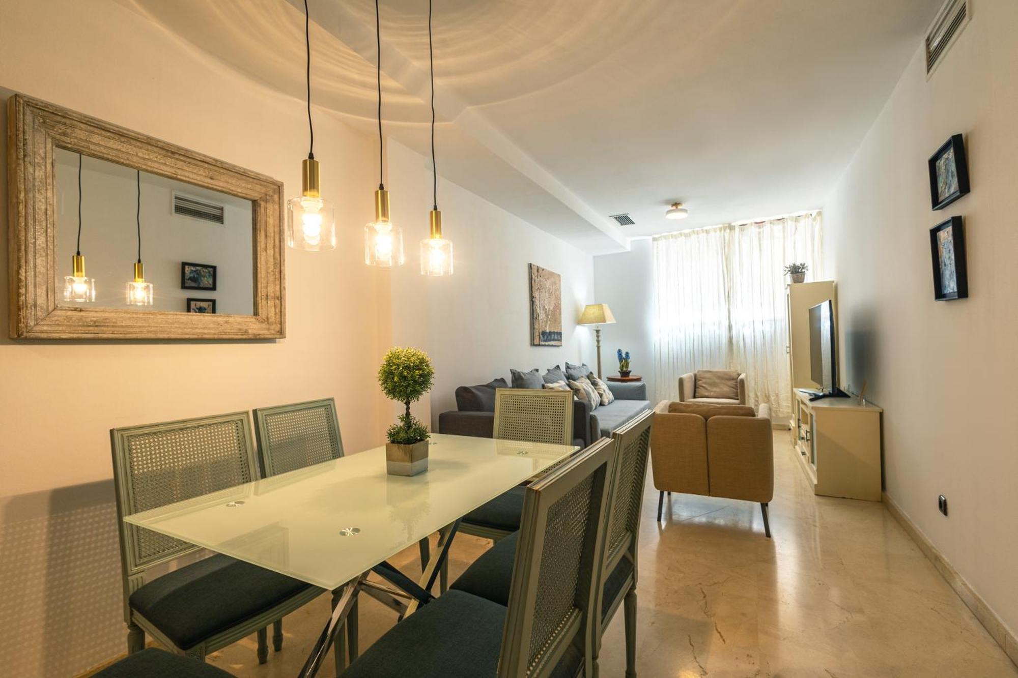 Grande Apartamento Familiar セビリア エクステリア 写真