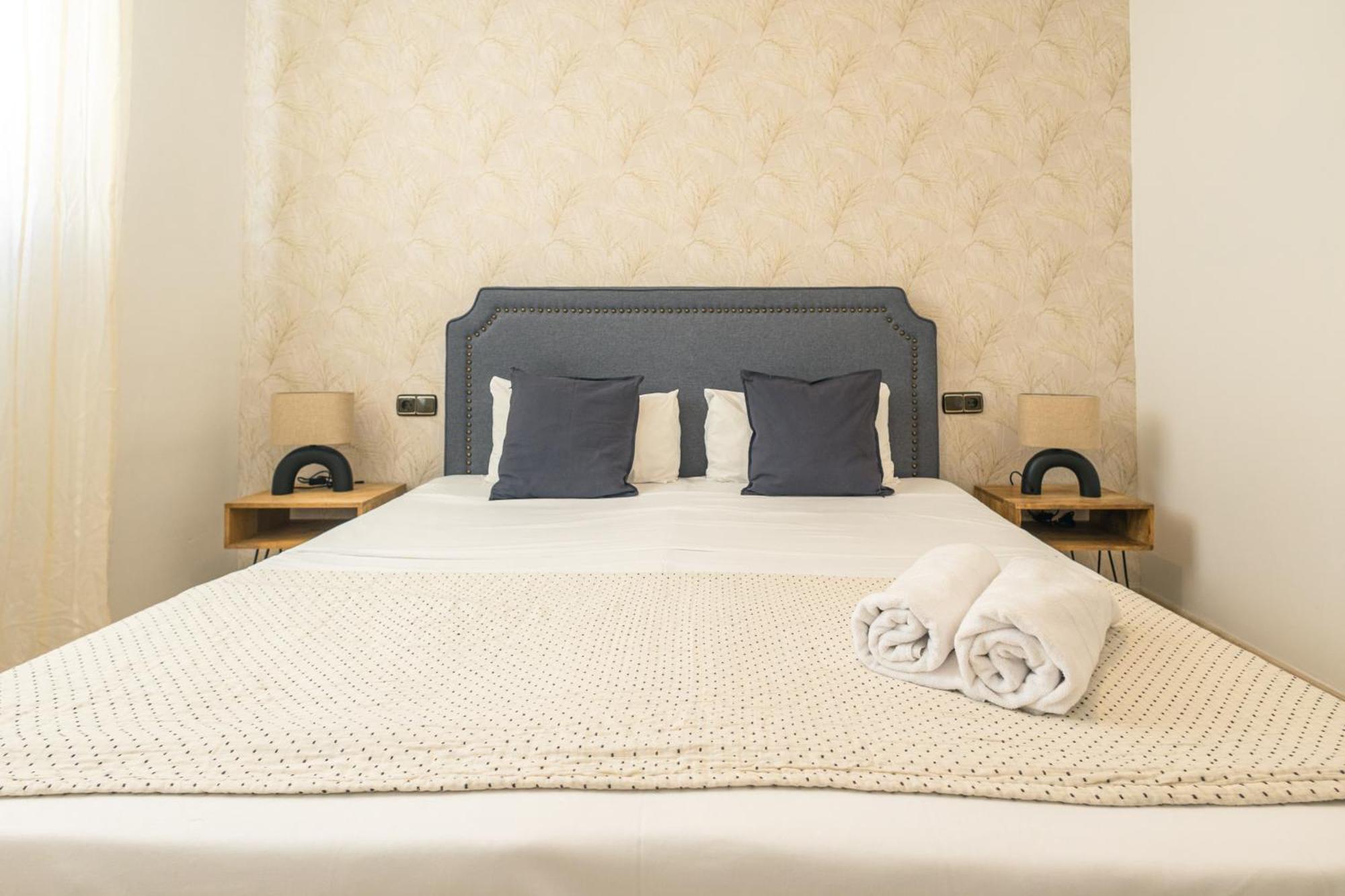 Grande Apartamento Familiar セビリア エクステリア 写真